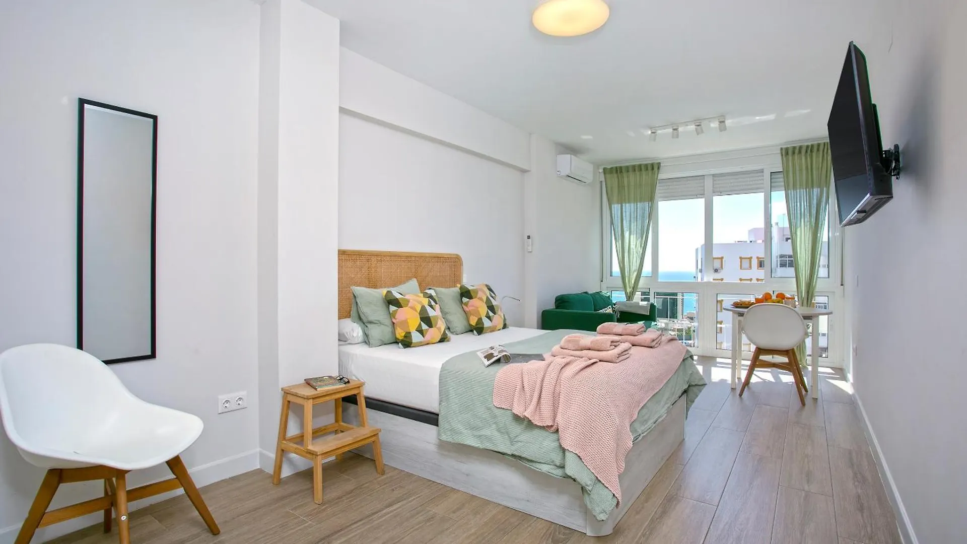 Apartamento Estudio renovado con vista al mar Torremolinos España